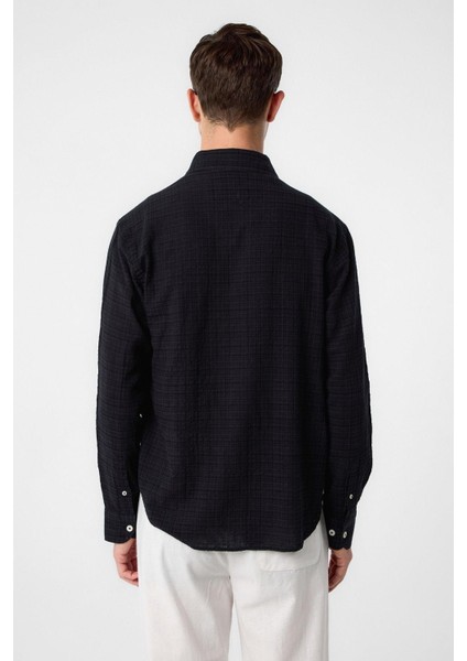 Siyah Relax Fit Dokulu Erkek Gömlek fırsatları