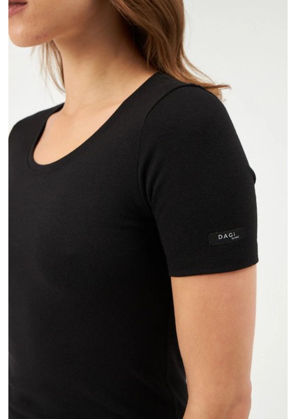 500 Kadın Kısa Kollu O Yaka Termal Üst Içlik-Siyah modelleri