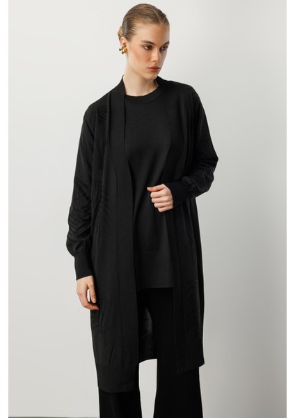 Yaprak Desenli Uzun Triko Hırka-Siyah modelleri