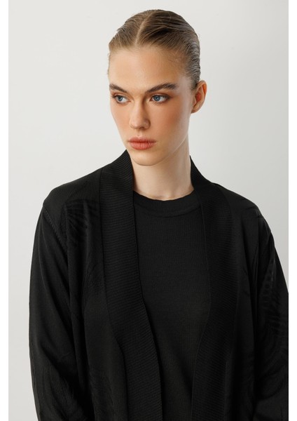 Yaprak Desenli Uzun Triko Hırka-Siyah