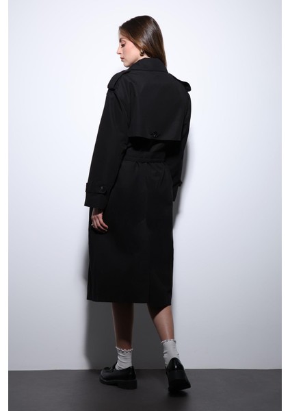 Siyah Kruvaze Kemerli Kadın Trençkot