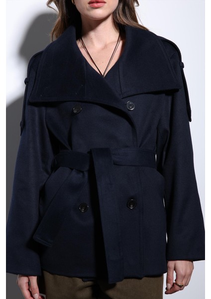 Lacivert Dik Yaka Kruvaze Kadın Kaban fırsatları