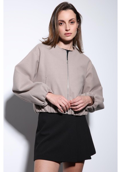 Taş Bel Lastikli Crop Kadın Mont fırsatları