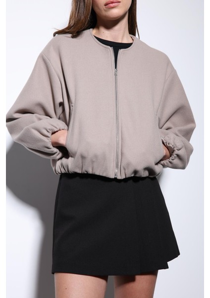 Taş Bel Lastikli Crop Kadın Mont indirimleri