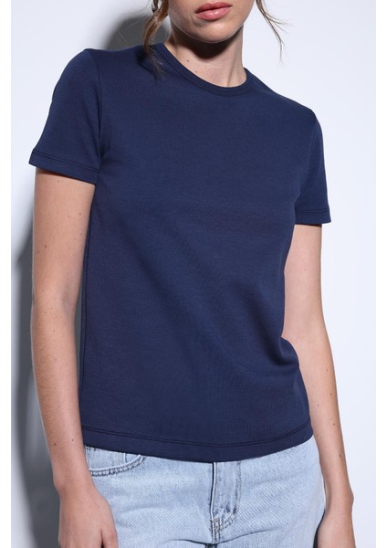 Lacivert Basic Kadın T-Shirt indirimleri