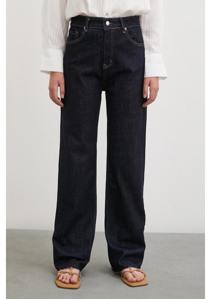 Beş Cepli Yüksel Bel Kesim Paça Jean Koyu Lacivert fırsatları