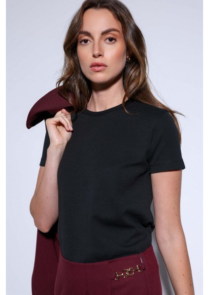 Siyah Basic Kadın T-Shirt fırsatları
