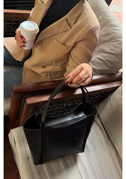 Lagraccio Paris Kadın Carrie Salaş Omuz Çantası Siyah