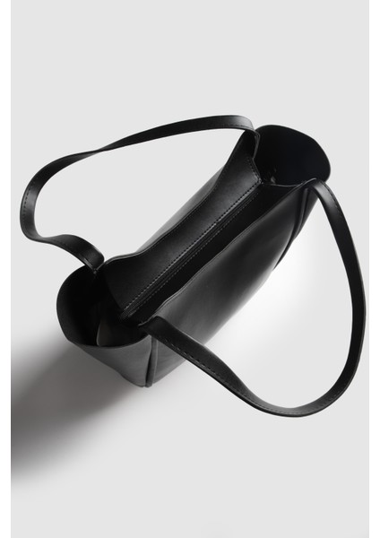 Lagraccio Paris Kadın Carrie Salaş Omuz Çantası Siyah indirimleri