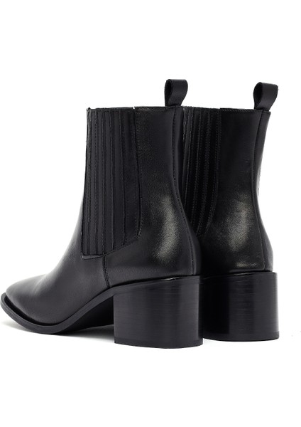Kadın Siyah Fermuarlı İnce Topuklu Bot 25WFE402114