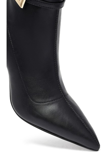 Kadın Siyah Fermuarlı İnce Topuklu Bot 25WFE402114