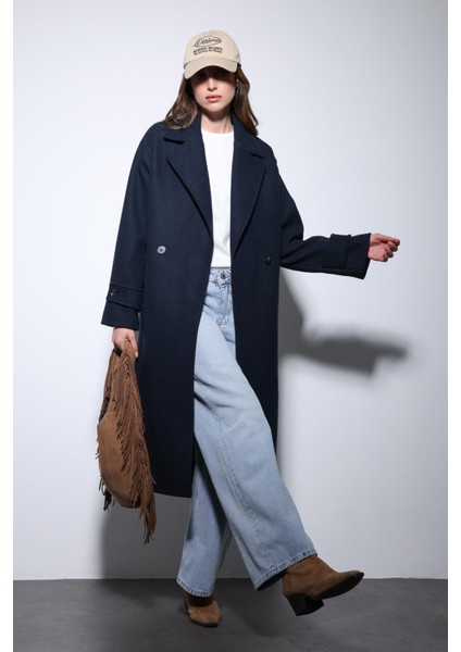 Lacivert Kadın Yumuşak Dokulu Oversize Kruvaze Kaban fiyatları