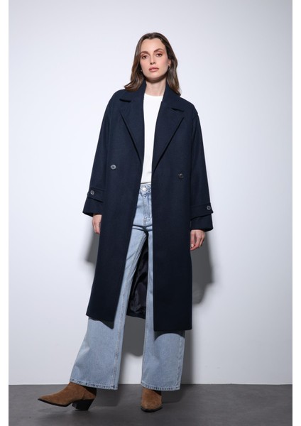 Lacivert Kadın Yumuşak Dokulu Oversize Kruvaze Kaban indirimleri
