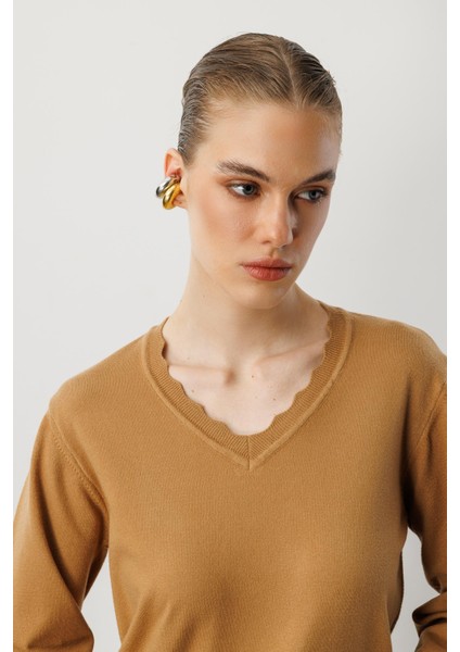 V Yaka Angora Triko Kazak-Camel fırsatları