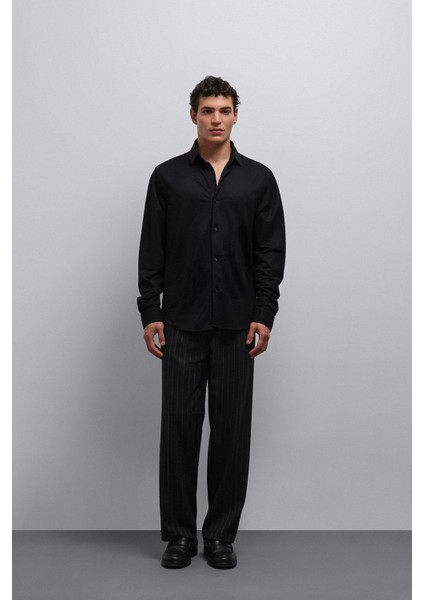 Siyah Düğmeli Yaka Relax Fit Erkek Gömlek modelleri