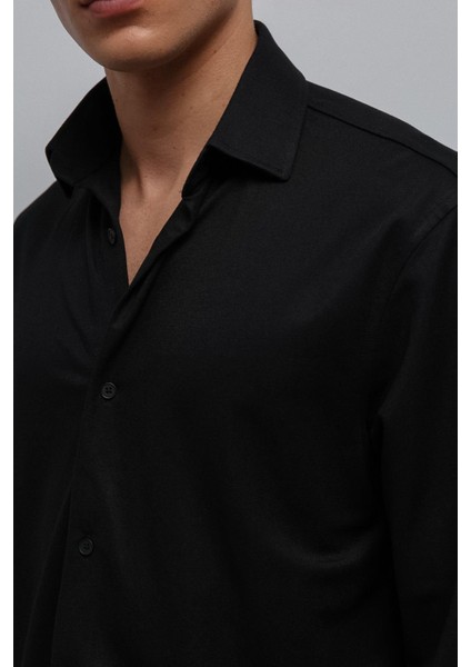 Siyah Düğmeli Yaka Relax Fit Erkek Gömlek fırsatları