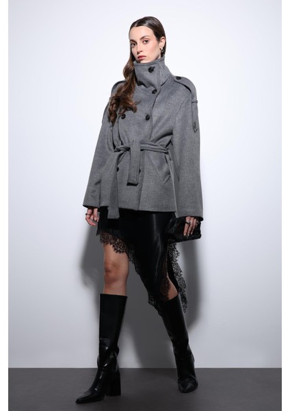 Gri Dik Yaka Kruvaze Kadın Kaban