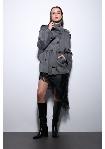 Gri Dik Yaka Kruvaze Kadın Kaban modelleri