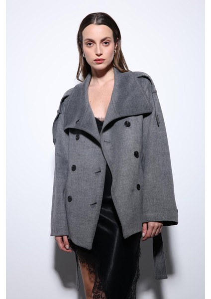 Gri Dik Yaka Kruvaze Kadın Kaban