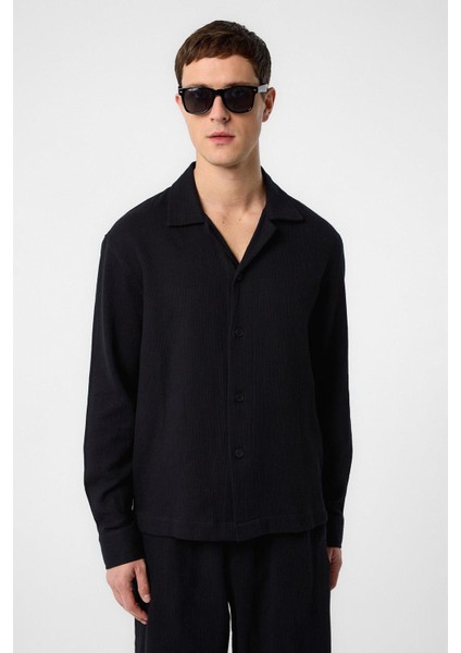 Siyah Dokulu Erkek Gömlek