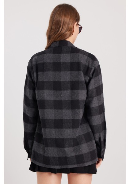 Kadın Relax Fit Rahat Kesim Tek Cepli Kareli Kışlık Oduncu Apaş Yaka Gömlek