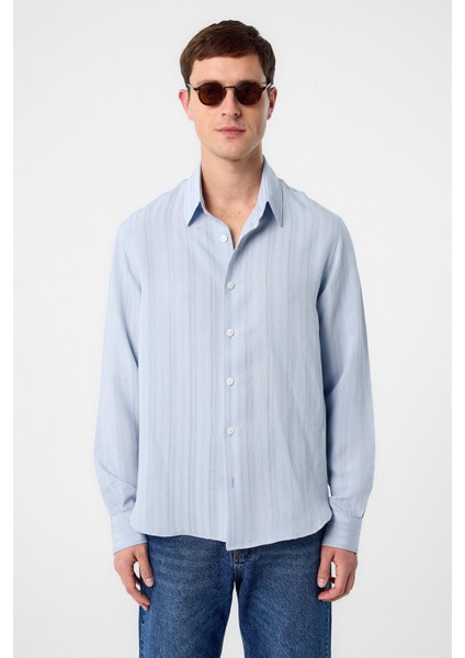 Mavi Çizgili ve Dokulu Erkek Gömlek