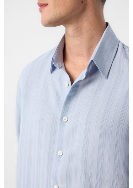 Mavi Çizgili ve Dokulu Erkek Gömlek fırsatları