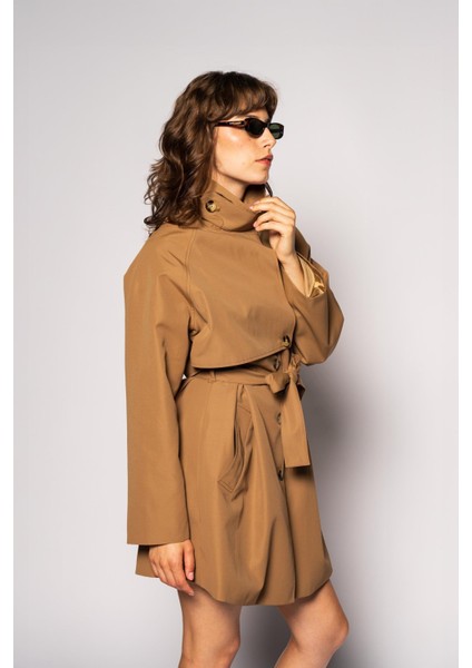 Kadın Camel Rüzgarlıklı Dik Yaka Trençkot modelleri