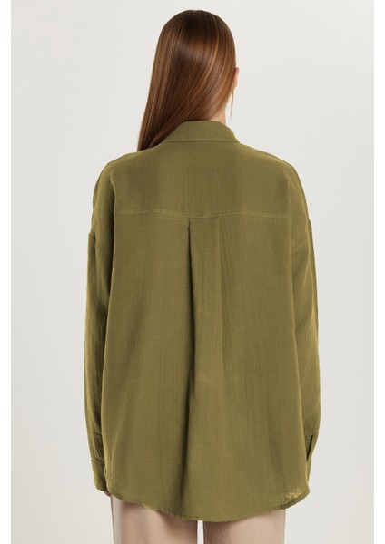Kadın Oversize Geniş Kesim %100 Pamuk Müslin Kumaş Uzun Kollu Cepli Dokulu Haki Gömlek indirimleri