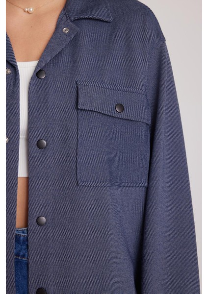 Kadın Relax Fit Rahat Kesim Örme Çift Cepli Lacivert Gömlek modelleri