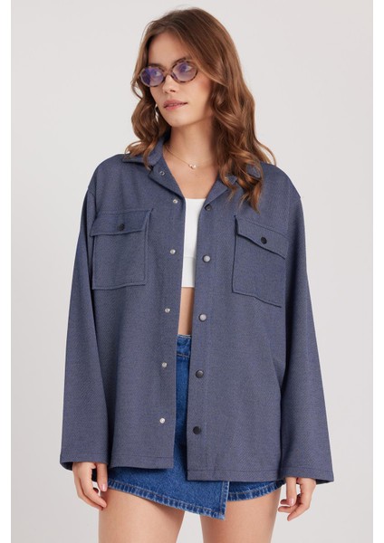 Kadın Relax Fit Rahat Kesim Örme Çift Cepli Lacivert Gömlek indirimleri