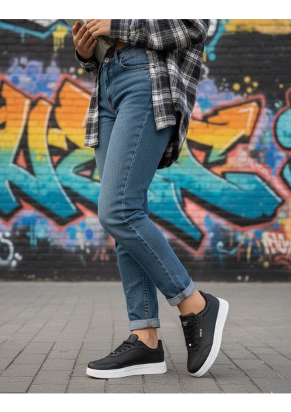 Kadın Siyah Ortopedik Hafif Taban Günlük Sneaker
