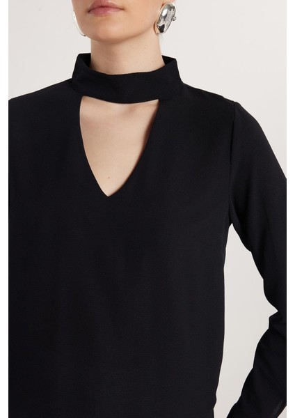 Kadın Standart Fit Choker Yaka Siyah Bluz fırsatları