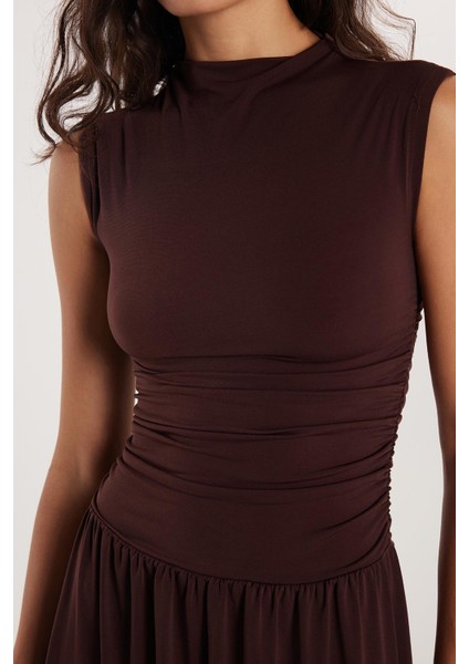 Kadın Slim Fit Dar Kesim Kahverengi Kolsuz Bisiklet Yaka Midi Boy Elbise fiyatları