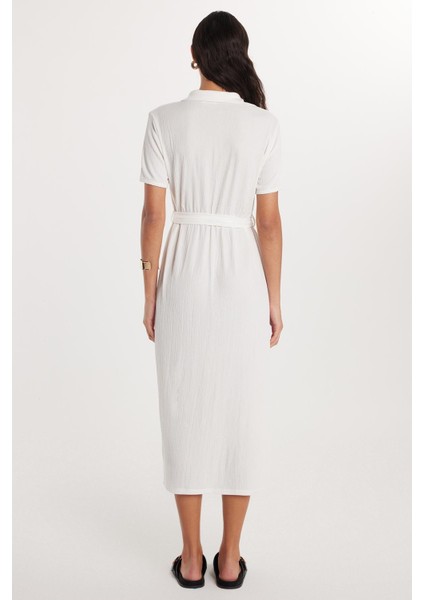 Kadın Regular Fit Uzun Kollu Klasik Yaka Düğmeli Beyaz Elbise indirimleri