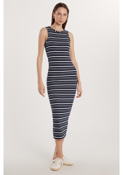 Kadın Slim Fit Dar Kesim Sıfır Kol Halter Yaka Çizgili Elbise