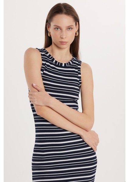 Kadın Slim Fit Dar Kesim Sıfır Kol Halter Yaka Çizgili Elbise modelleri
