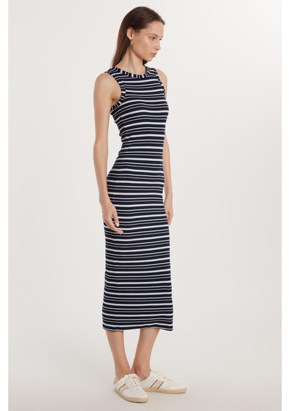 Kadın Slim Fit Dar Kesim Sıfır Kol Halter Yaka Çizgili Elbise fırsatları