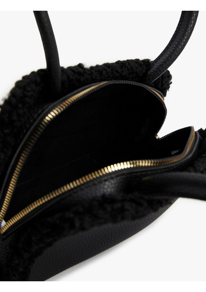 Peluş Detaylı Fermuarlı Saplı Suni Deri Omuz Çantası modelleri