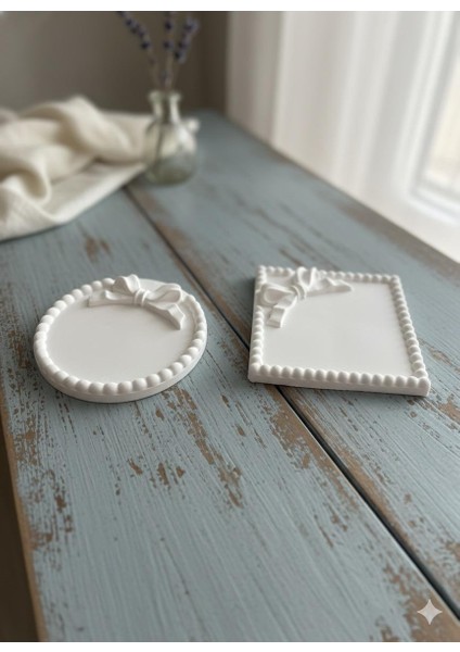 Beyaz Fiyonklu Çok Amaçlı Takı Tepsisi Kurdele Tabak , Takı Tabağı , Bardak Altlığı , Mum Tabağı