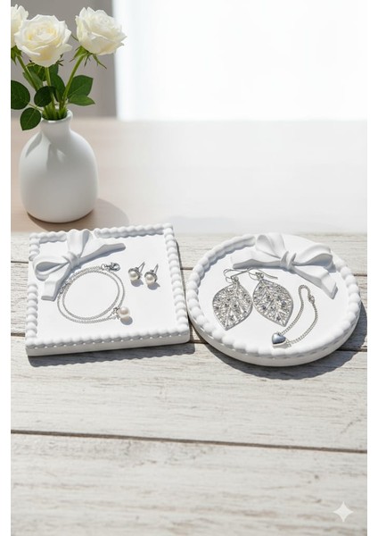 Beyaz Fiyonklu Çok Amaçlı Takı Tepsisi Kurdele Tabak , Takı Tabağı , Bardak Altlığı , Mum Tabağı fırsatları