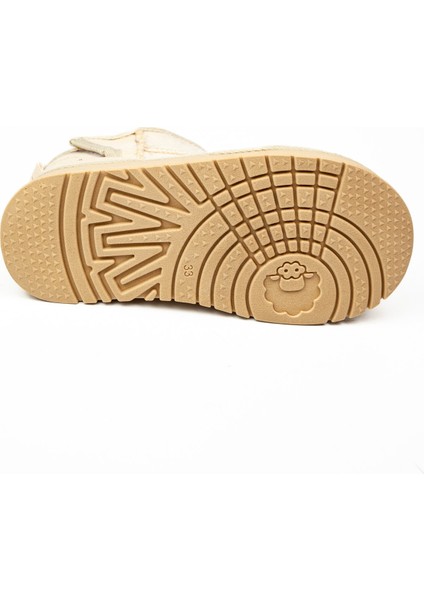 026 Bej Süet Kürklü Kız Çocuk Bot indirimleri