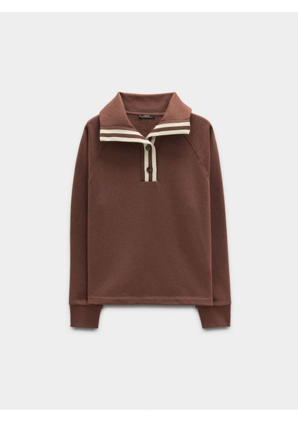 Polo Yakalı ve Çizgili Sweatshirt indirimleri