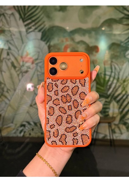 iPhone 17 Pro Max Uyumlu Kılıf Içi Kadife Leopar Tasarımlı Turuncu Taşlı Işıltılı Pırlanta Silikon