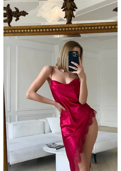 Kırmızı Derin Yırtmaçlı Saten Dantel Detaylı Gecelik modelleri