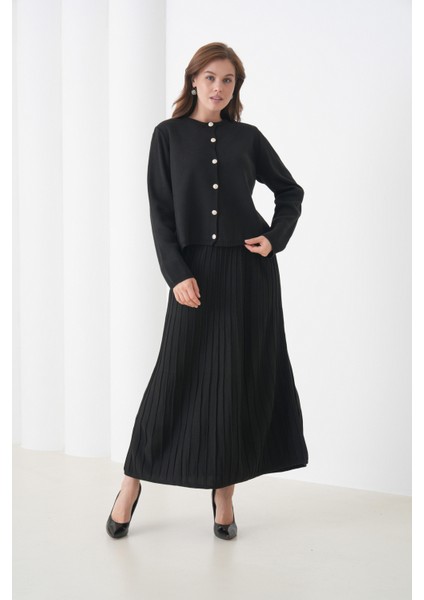 Kadın Pileli Etek Kazağı Düğmeli Tesettüre Uygun Örgü Triko Etekli Ceket Takım