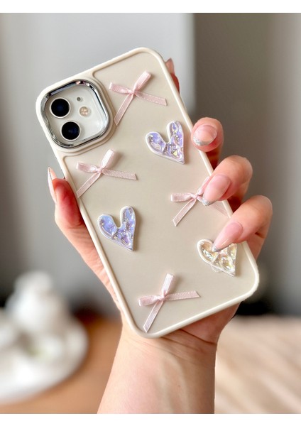 IPHONE 11 3D Fiyonk/kalp Dekorlu Ekru Kılıf