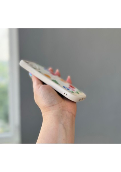 IPHONE 11 Kalp Detay Ayıcık ve Çiçek Desenli Kılıf modelleri