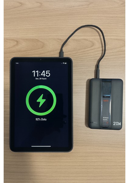 20W Hızlı Şarj Destekli Magsafe Kablosuz Powerbank | Dahili Type-C Kablolu, LED Göstergeli, Kompakt Taşınabilir Şarj Cihazı