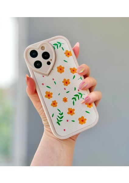 IPHONE 15 Promax Kalp Detaylı Papatya Desenli Ekru Kılıf